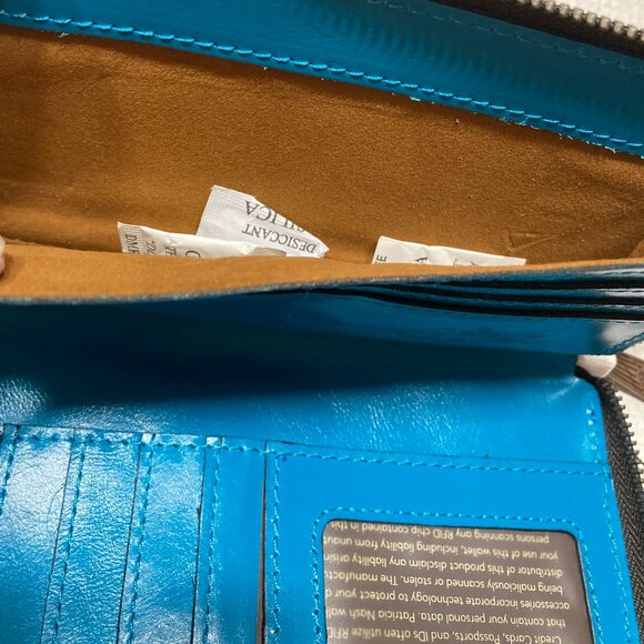 NWT Patricia Nash Turquoise Leather Edeline Wristlet/Wallet - Picture 8 of 10